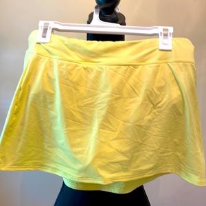 Lands End pre loved swim skirt with full bottoms. Size 10.